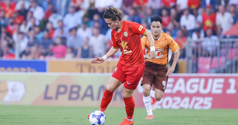 xe-toang-hang-thu-hagl-sao-viet-kieu-bat-ngo-duoc-hlv-kim-sang-sik