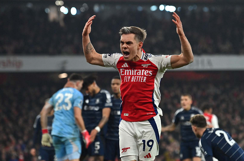 rio-ferdinand-trossard-la-ngoi-sao-tham-lang-nhung-quan-trong-nhat-cua-ars