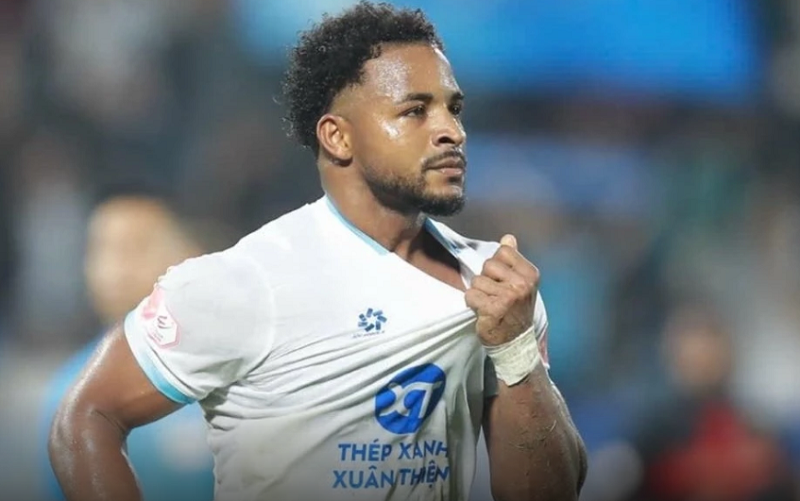 truyen-thong-malaysia-de-chung-hong-phao-xuan-son-truoc-tran-gap-tuyen-viet-nam