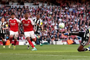 Arsenal vs Newcastle United (23:30 – 25/04)