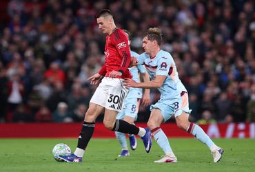 Manchester United vs Brentford (02:00 – 28/04)